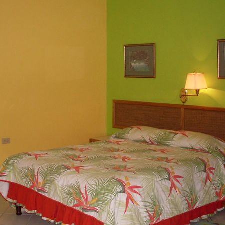Coral Cove Marina Hotel Chaguaramas Extérieur photo